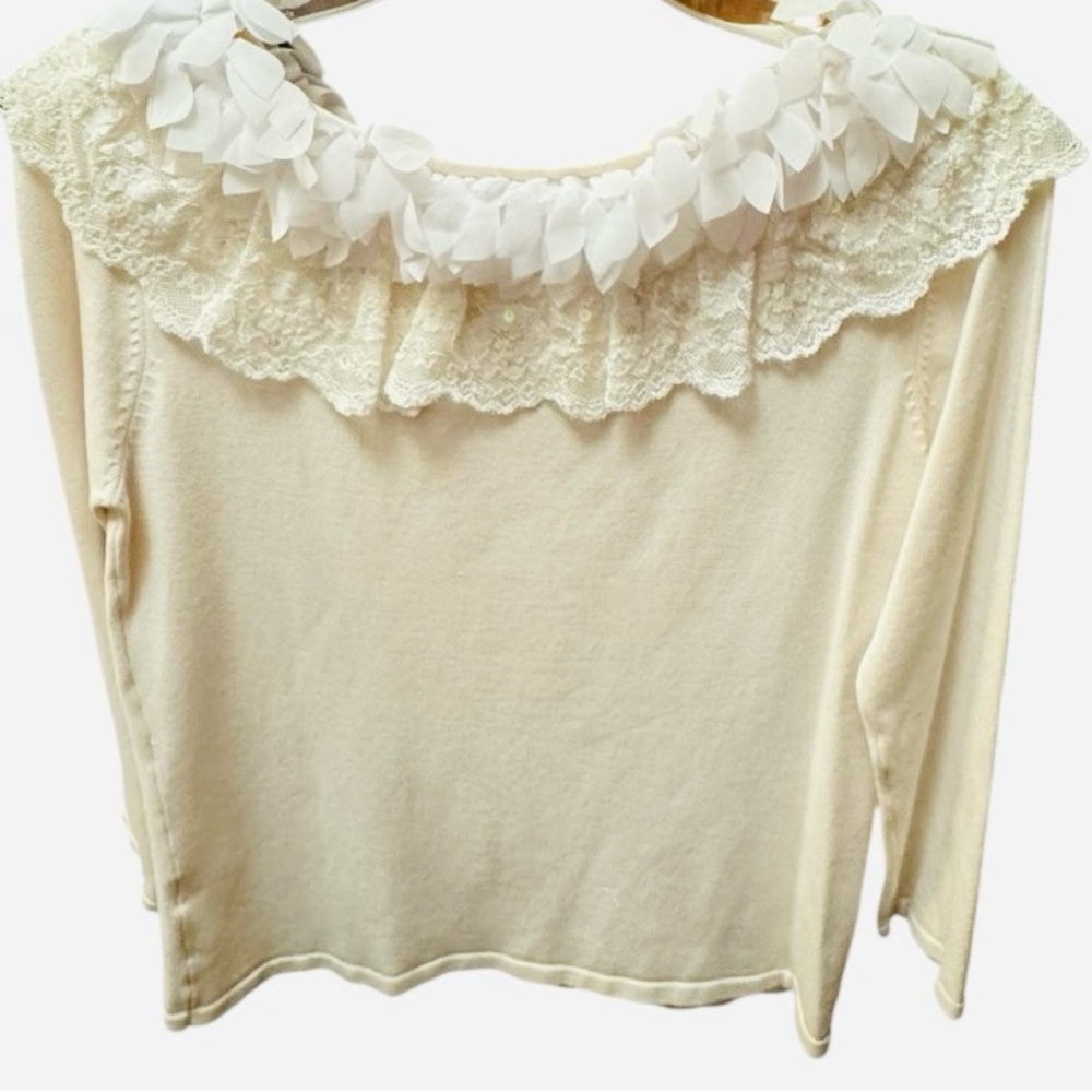 🆕Samuel Dong Cream knit Top with leaf and lace Accents